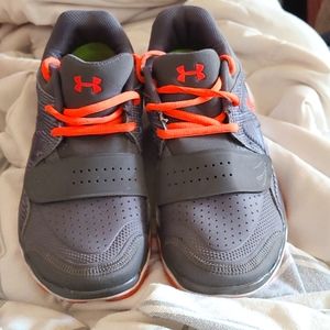 Under armor tennis shoes